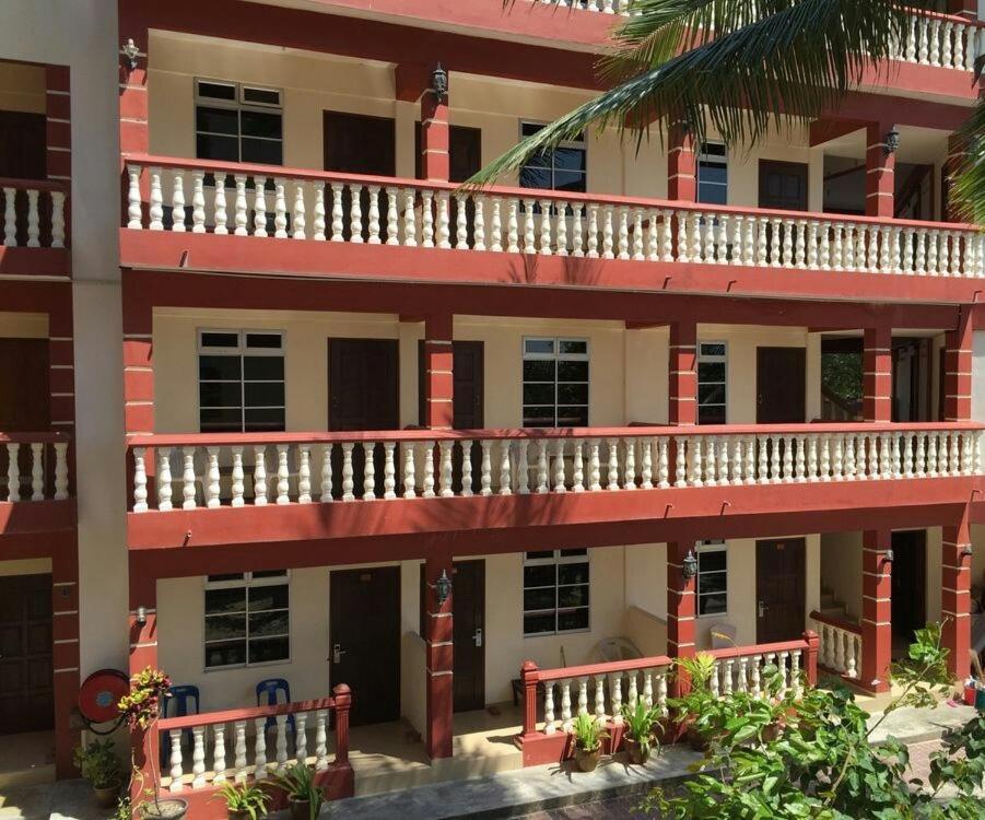Melati Tanjong Beach Resort Pantai Cenang  Ngoại thất bức ảnh